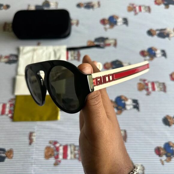 Authentic Gucci GG0256S-001 Sunglasses With Case & Accessories Retail $1000 - Picture 5 of 14